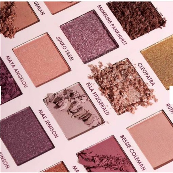 ✨ CIATE I AM WOMAN WHAT’S YOUR SUPER POWER? 24 piece eyeshadow PALETTE - Picture 4 of 8